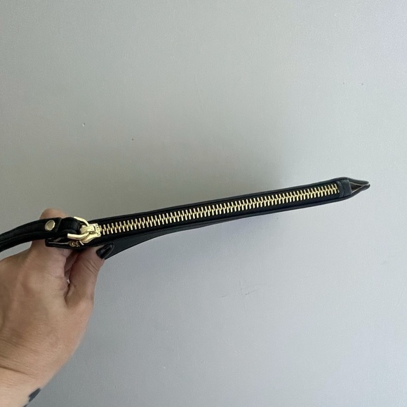 Kate Spade L Wristlet NWOT - Picture 2 of 6